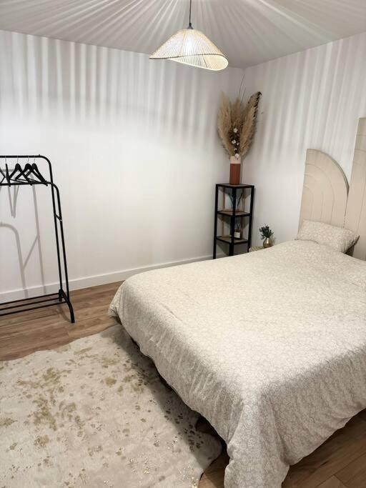 Appartement Eloi - 1 Chambre モン・ド・マルサン エクステリア 写真